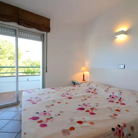 Apartment Medes Park I 4-5 *